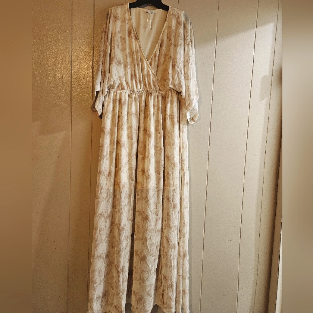 Baltic Born Cream Colored Maxi Dress w/Floral Print - Size XXL